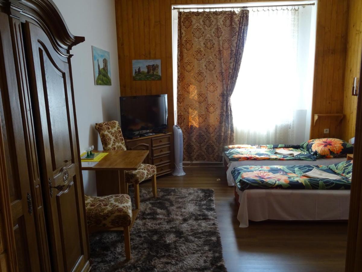 Guesthouse Ilona Velky Kamenec Ngoại thất bức ảnh