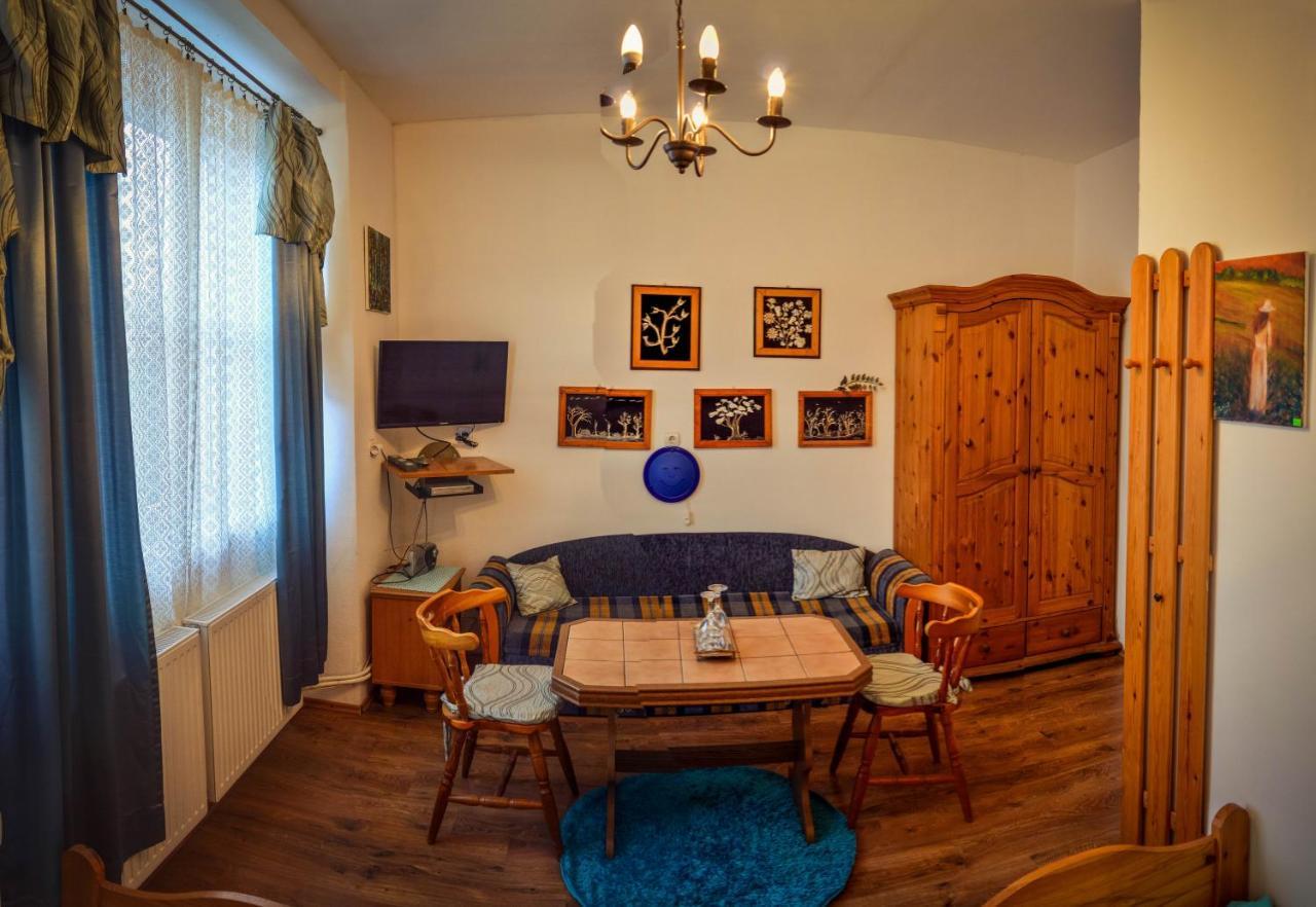 Guesthouse Ilona Velky Kamenec Ngoại thất bức ảnh